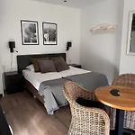 Wijkhuizen 3*