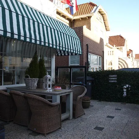 Wijkhuizen בית הארחה