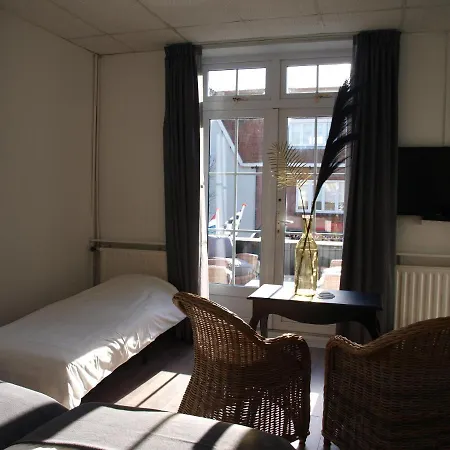 Wijkhuizen בית הארחה