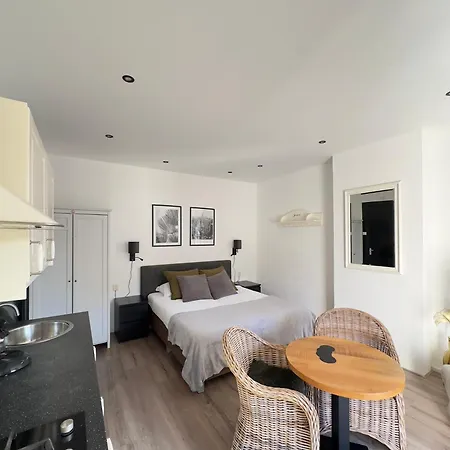 Wijkhuizen בית הארחה