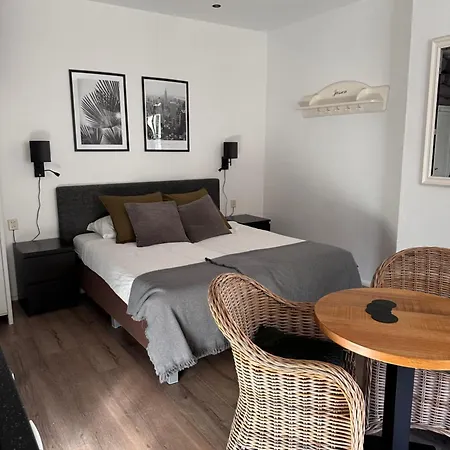 Wijkhuizen 3*
